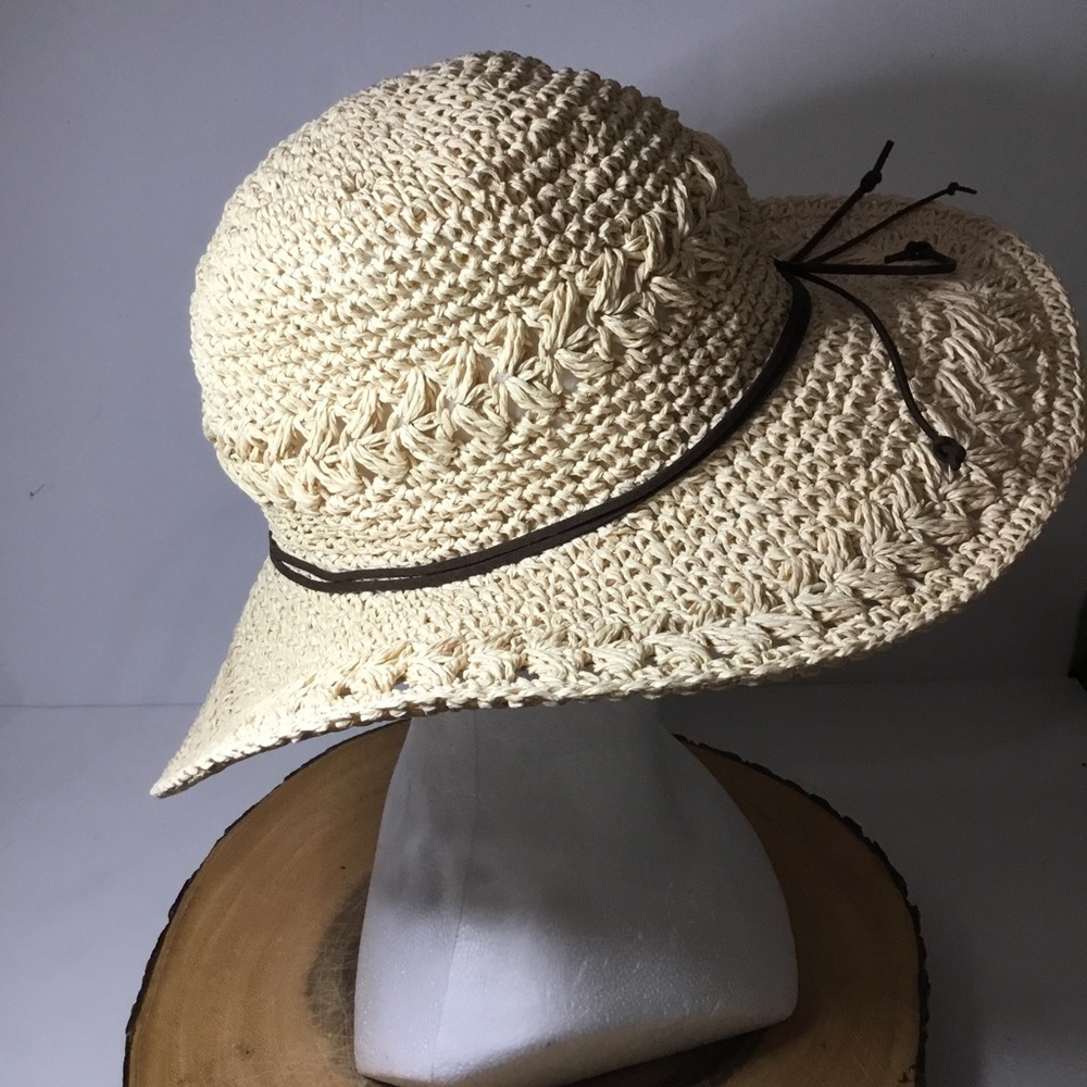 Altar’d State Women’s Woven Straw Hat - Picture 2 of 5